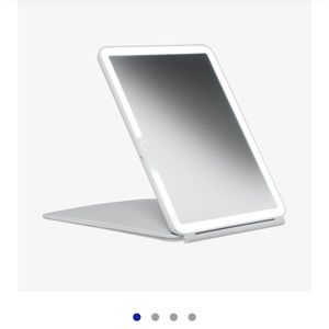 Vanity Planet Pose travel mirror